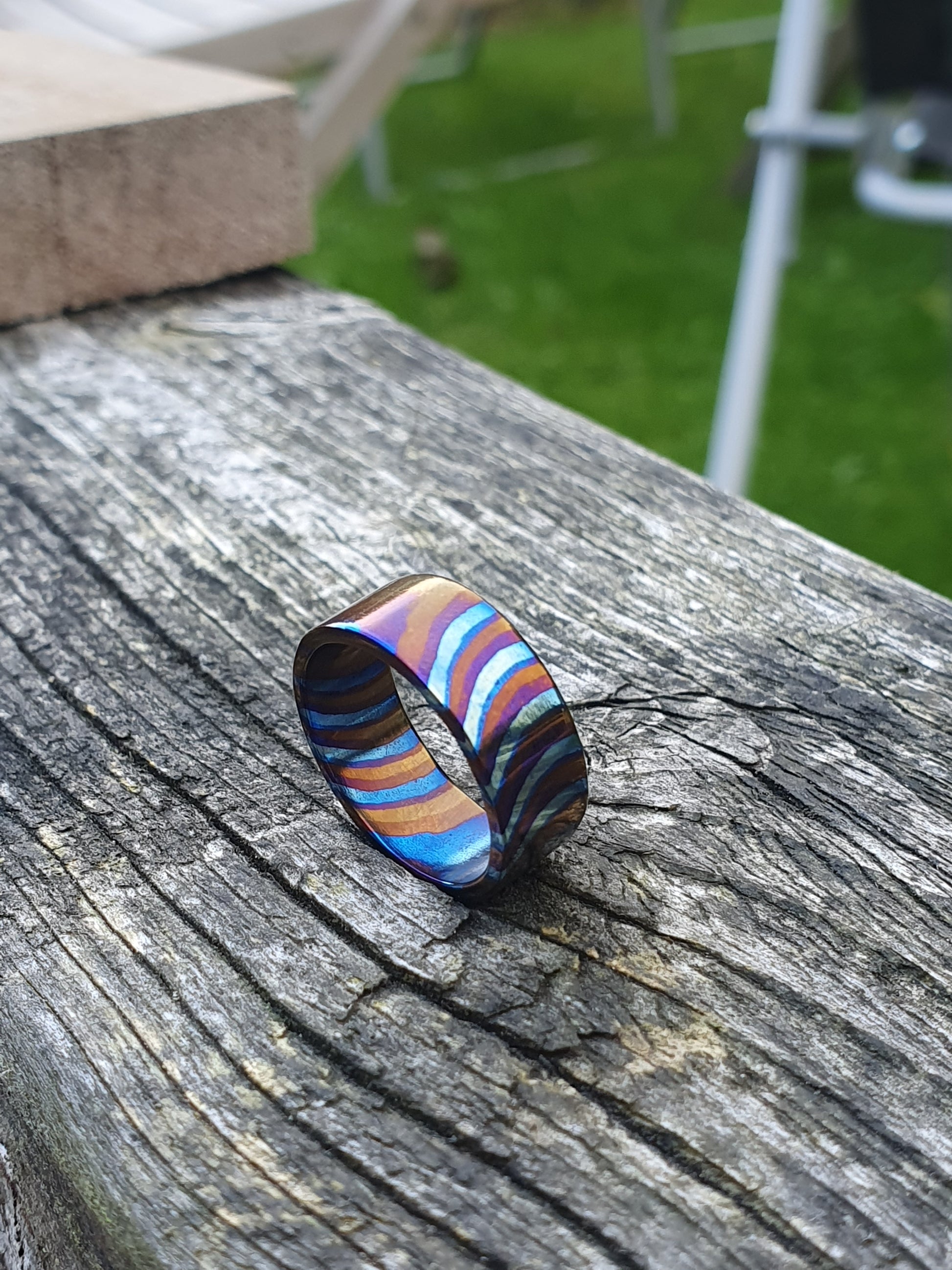 timascus ring 7mm wide stood up