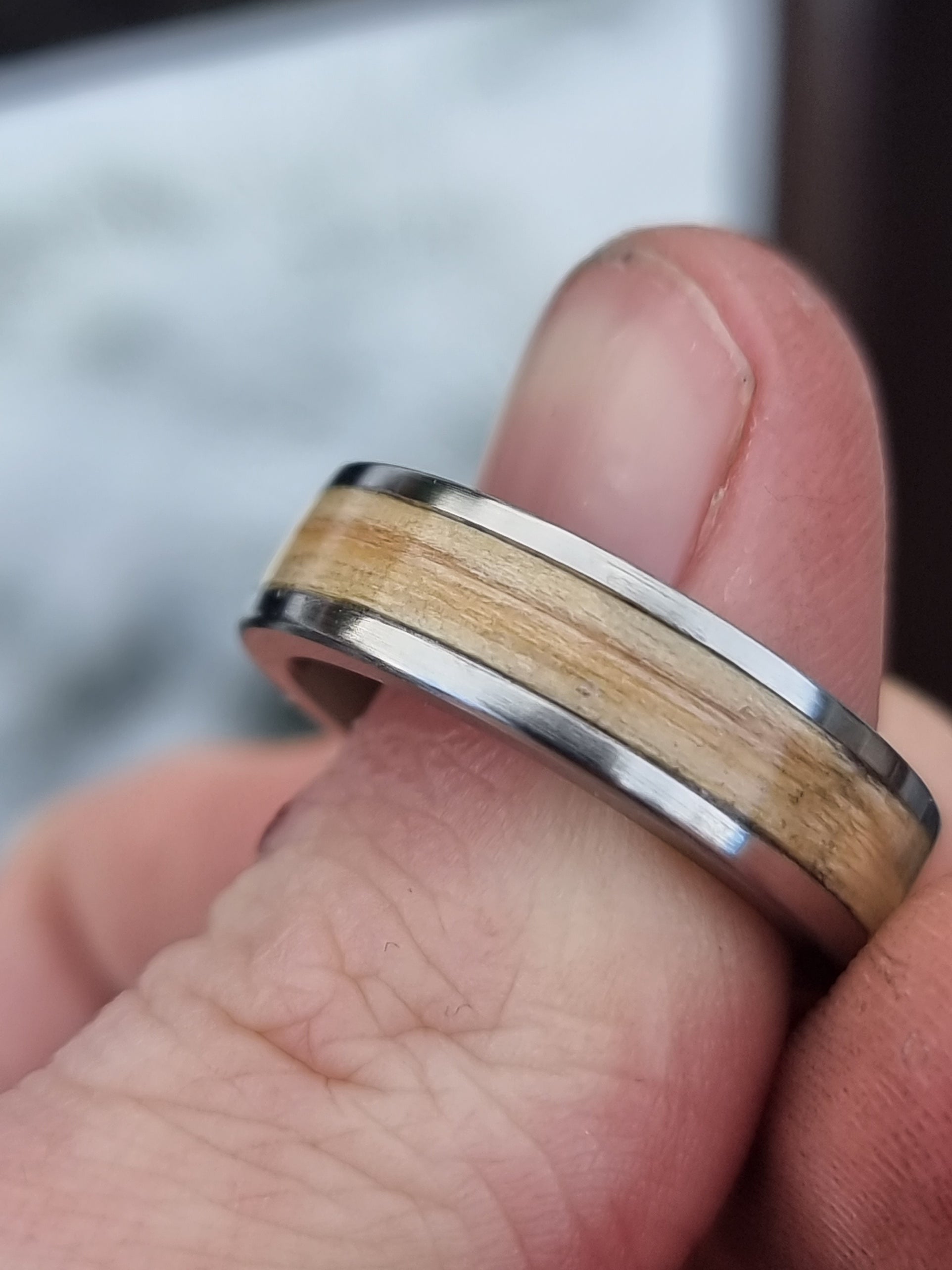 oak ring on thumb